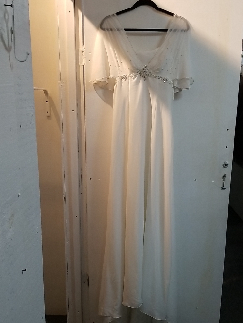 Elegant Ivory Evening Dress with Beaded Waist